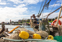 B_c3_bcsum-leuchtturm-kutter-hafen02